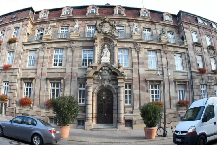 Stadthaus: Sitz der Stadtverwaltung Speyer.