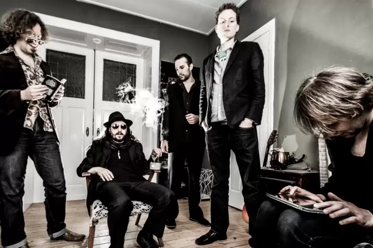 Die Benoît Martiny Group spielen eine Mischung aus Rock, Avantgarde, Jazz und Psycheldelic.