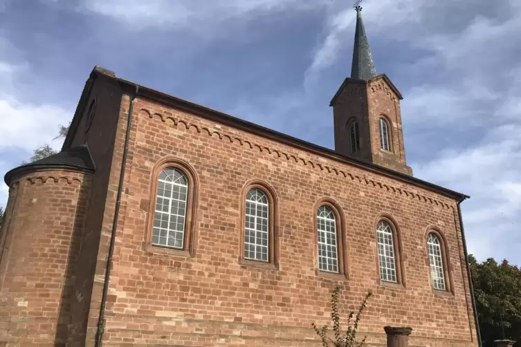 Eines der 13 Kulturdenkm&auml;ler in Lautersheim: die protestantische Kirche