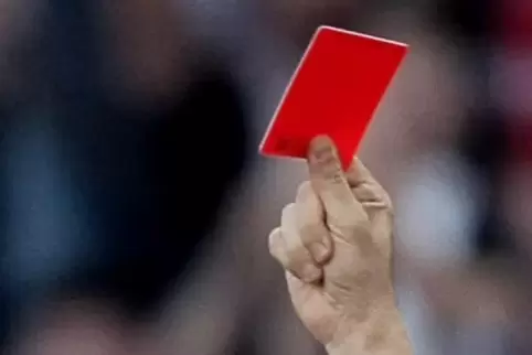 Die Rote Karte sollte ein Schiedsrichter bei Spielen der Palatia nicht vergessen.