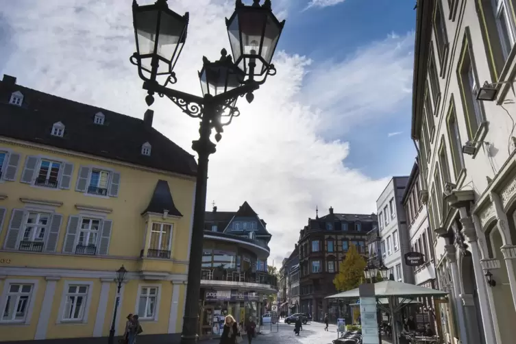 Die Innenstadt am Mittwochmittag: Blick vom Martinsplatz in die Marktstraße. 