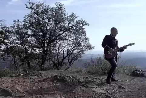 Nach „Wings Of An Eagle“ (Foto) hat die Band Lazarus Dream nun den zweiten Song „House Of Cards“ als Videoclip bei YouTube einge