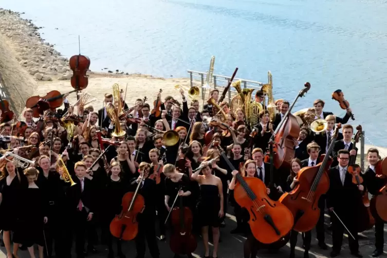 Dirigent Markus Huber sagt über sie: „Die mögen aussehen wie ein Jugendorchester, sind aber ein Hochleistungsreaktor!“ 