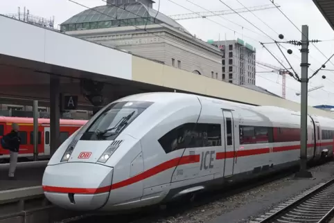 Ein großer Teil der Fernzüge über Mannheim wird inzwischen mit dem neuen ICE 4 gefahren, der mehr Platz bietet als der zuvor mei