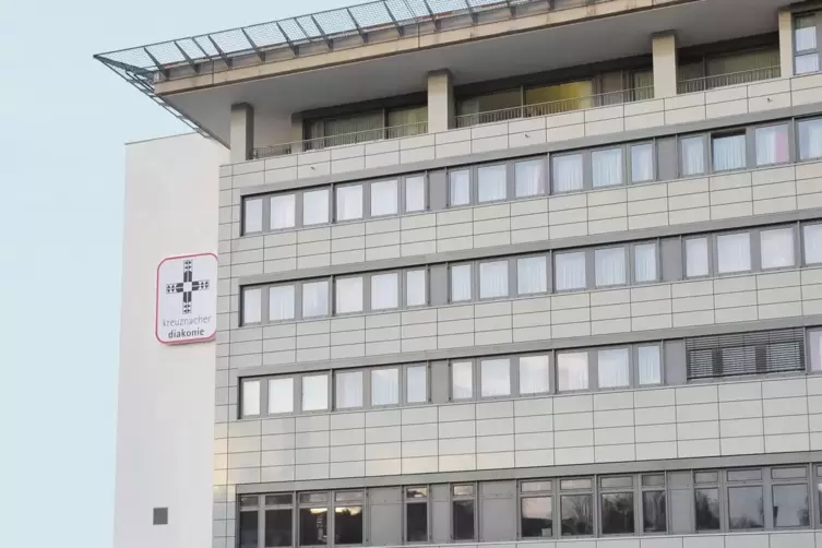 In den Kliniken der Kreuznacher Diakonie gilt wieder ein Besuchsverbot wegen Corona.
