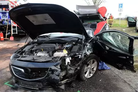 Ein Trümmerfeld: der Autobahn-Parkplatz nach dem Unfall.