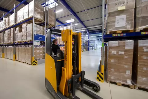 Schon gut bestückt: neue Logistikhalle an der Hofweide. Schon gut bestückt: neue Logistikhalle an der Hofweide.