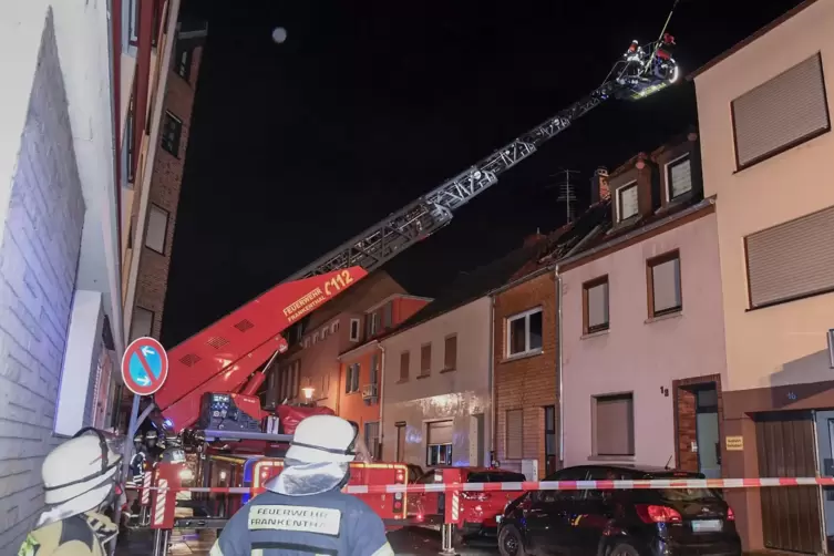 In der Nacht auf Donnerstag brannte der Dachstuhl eines Hauses in der Rheinstraße.