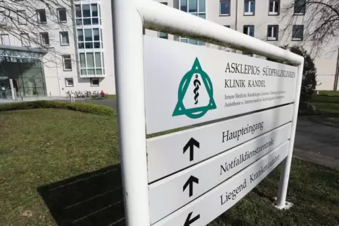 In den Kliniken Kandel und Germersheim gelten bis auf Weiteres die bisherigen Besuchsregeln. 