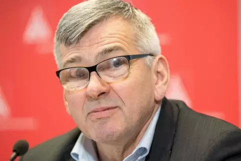 Mit seinem Vorstoß für die Vier-Tage-Woche hat IG-Metall-Chef Jörg Hofmann ein breites Echo ausgelöst.