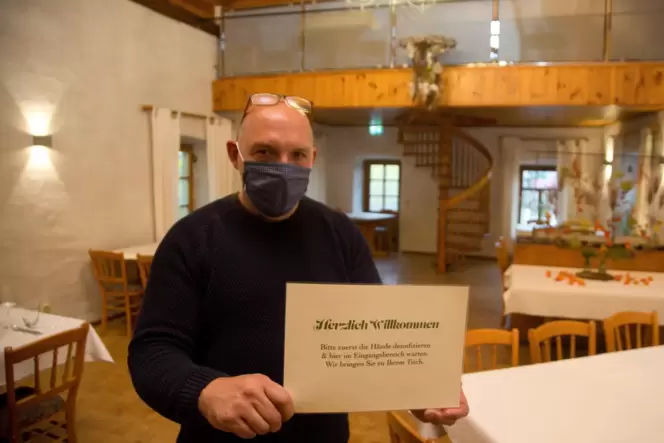Oliver Allmang darf im November keine Gäste an den Tisch in seinem Restaurant in Horschbach begleiten. Oliver Allmang darf im November keine Gäste an den Tisch in seinem Restaurant in Horschbach begleiten.