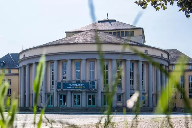 Das Saarbrücker Staatstheater spielt bis einschließlich Sonntag.