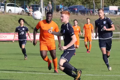 Die Oberliga bietet dieses Jahr zahlreiche Derbys wie hier TuS Mechtersheim gegen FC Speyer 09. 