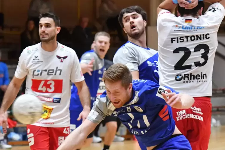 Ohne Körperkontakt geht’s im Handball nicht: Der Haßlocher Linksaußen Florian Kern betont, dass mit den stetig steigenden Zahlen
