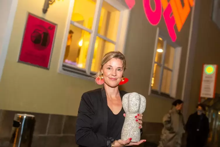Die Wormser Regisseurin Agnes Lisa Wegner ist bei den Hofer Filmtagen f&uuml;r &bdquo;K&ouml;nig Bansah und seine Tochter&ldquo; mit dem Dokumentarfil