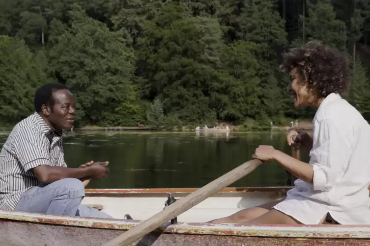 Sitzen in einem Boot: Katharina und C&eacute;phas Bansa. 