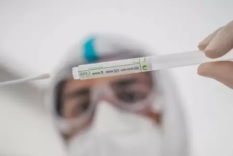 Um möglichen weiteren Infektionen auf die Spur zu kommen, will das Gesundheitsamt in den beiden betroffenen Schulen Abstriche be