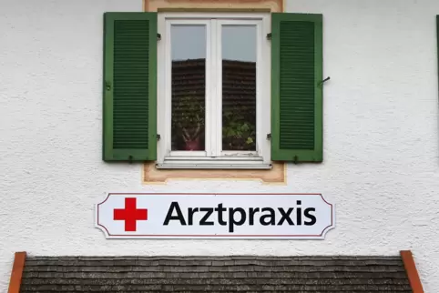 Die Studierenden verpflichten sich damit zu einer späteren Tätigkeit als Landarzt oder im öffentlichen Gesundheitsdienst. 