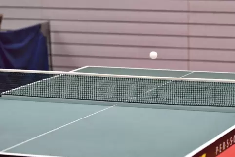 Ein Ball, aber keine Spieler mehr: Für den ASV Waldsee lief es gut in der Bezirksklasse – bis zur Zwangspause.