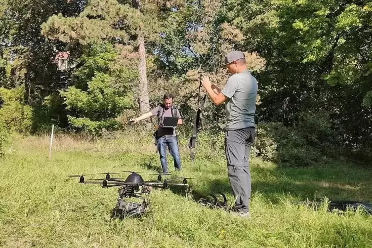 Eine abflugbereite Drohne für die Feldtests.