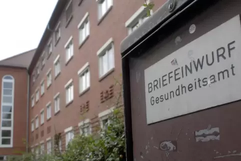 Sitz in der Ludwigshafener Dörrhorststraße: Gesundheitsamt des Rhein-Pfalz-Kreises. Sitz in der Ludwigshafener Dörrhorststraße: Gesundheitsamt des Rhein-Pfalz-Kreises.