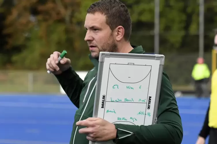 Kann sich auch Taktik-Einheiten &uuml;ber Zoom vorstellen: TG-Damen-Trainer Tobias Stumpf.