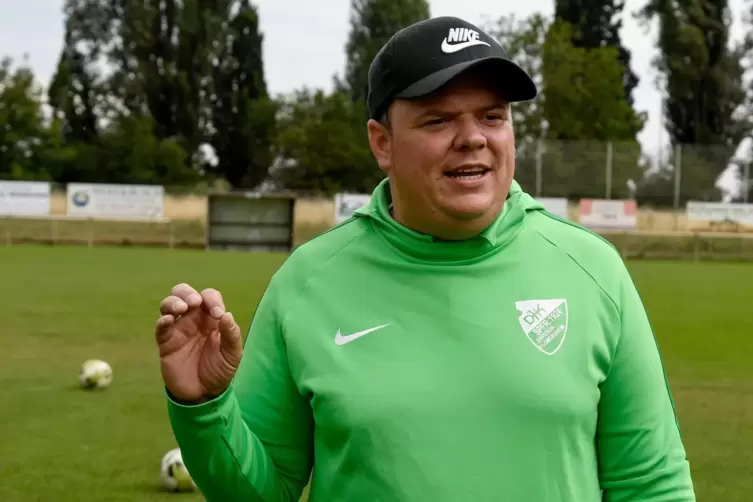 Macht f&uuml;r seine Spieler den &bdquo;Vorturner&ldquo;: Tobias Hinkel.