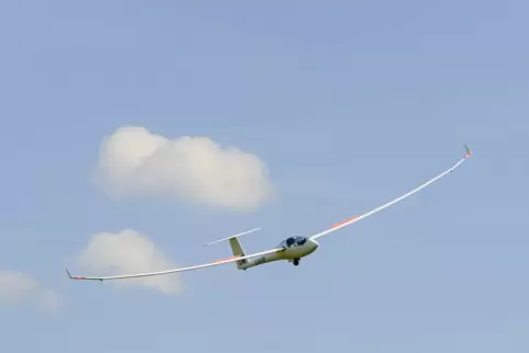 Ein Segelflugzeug des Typs Ventus 2c – gebaut vom Hersteller Schempp-Hirth in Kirchheim unter Teck auf der Schwäbischen Alb. 