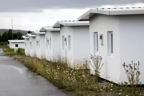 Die Bundespolizei in Bad Düben braucht sie doch nicht: die Betonhäuschen auf dem Flugplatz.