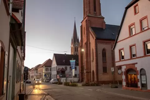Die beiden Kirchen in Bellheim liegen im Evakuierungsgebiet. 