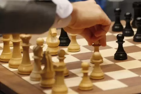 Beim Schach sitzen sich die Gegner recht nah gegenüber. Konzepte für Partien unter Wettkampfbedingungen sind schwierig. 