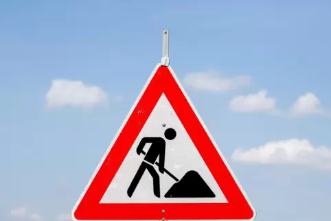 Achtung Baustelle: Die Straße von Iggelheim nach Speyer bleibt für etwa fünf Monate gesperrt.