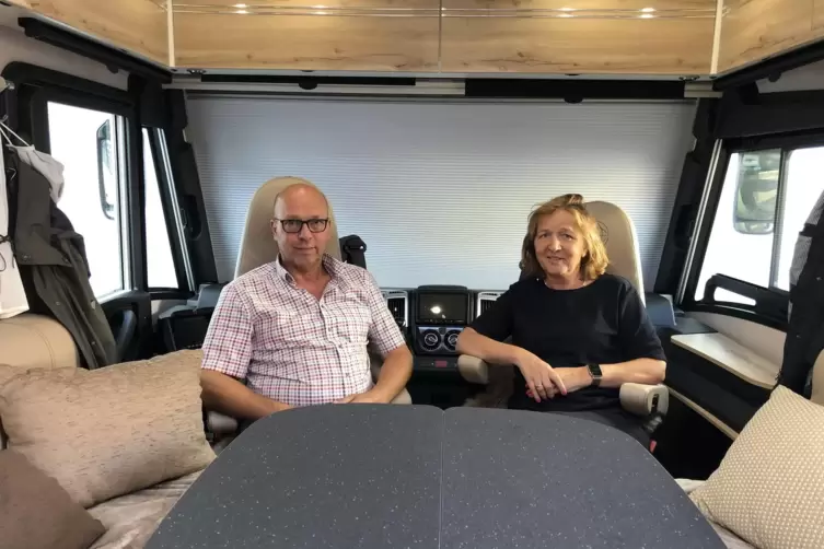 Sind selbst fast jedes Wochenende mit ihrem Wohnmobil unterwegs: Bernd und Doris Nitzsche.