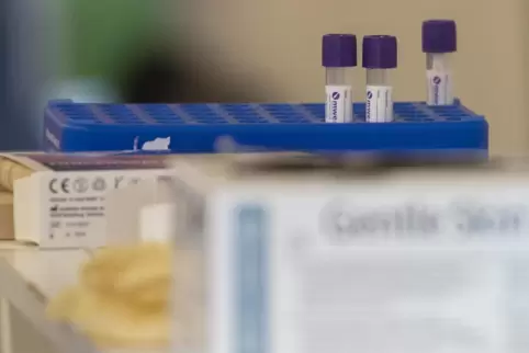 Ein negativer Corona-Test befreit ab Montag nicht sofort von der Quarantänepflicht.
