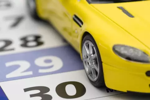 Stichtag zum Kündigen der bestehenden Kfz-Versicherung ist in der Regel der 30. November. Steht eine Preiserhöhung an, greift ab