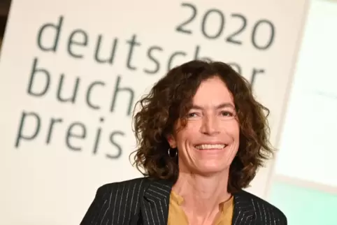 Anne Weber hat mit „Annette, ein Heldinnenepos“ nach der Entscheidung der Jury das beste deutsche Buch des Jahres 2020 geschrieb