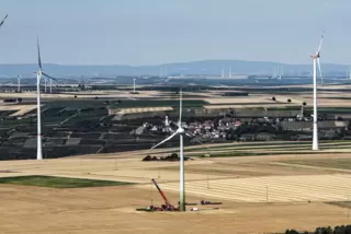 Viele Menschen wollen Windparks wie diesen hier bei Kindenheim nicht in ihrer Nähe haben. Solange beim Bau und im Betrieb alle g