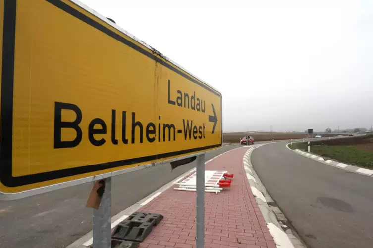 Der Verkehr wurde &uuml;ber die S&uuml;dumgehung umgeleitet. Das war eine Ausnahme. Im Dezember soll die Stra&szlig;e aber offiziell freigegeben