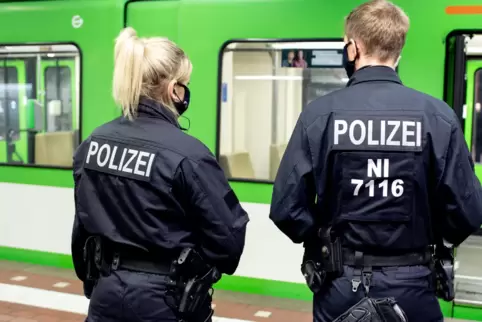 Anlasslose Personenkontrollen werden häufig als diskriminierend empfunden.