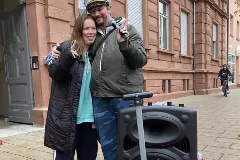 Kim Emig und Patrick Lasses eröffnen die Kampagne. 