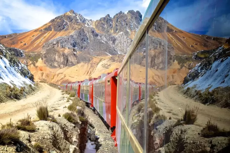 Stillt auch virtuell das Fernweh: eine Fahrt mit der peruanischen Zentralbahn.