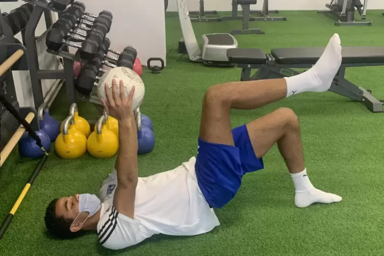 Luis Kiefer arbeitet nach seinem zweiten Kreuzbandriss in der Physiotherapie derzeit hart f&uuml;r sein n&auml;chstes Comeback.