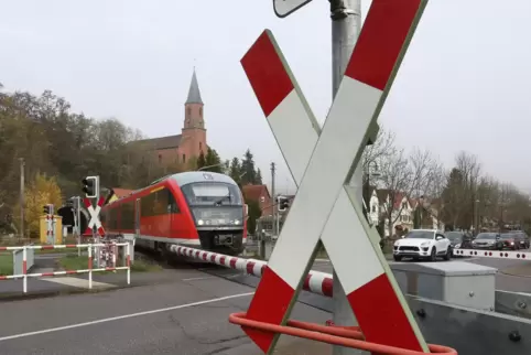 Die Gleise und der Durchgangsbereich müssen erneuert werden. 