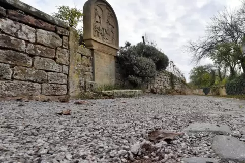 Der Weg im Kirchenstück ist wieder nutzbar. 
