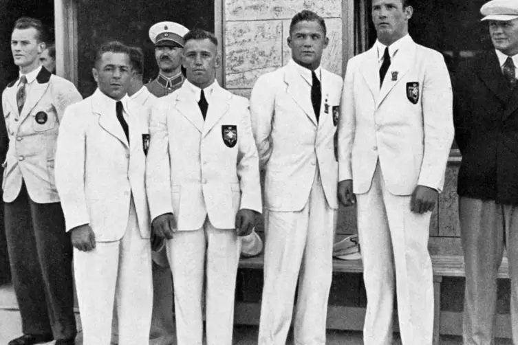 Vier Ringer: Jakob Brendel (Zweiter von links) 1936 mit der deutschen Staffel. 