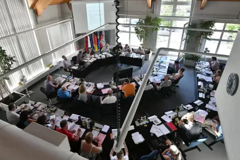 Rechtsstreit um einen Sitzungstermin: Blick in den Haßlocher Gemeinderat im Juni 2019. 