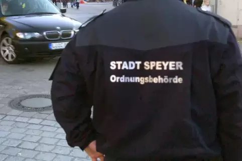 Derzeit fast im Dauereinsatz: Ordnungsbehörde der Stadt. Derzeit fast im Dauereinsatz: Ordnungsbehörde der Stadt.