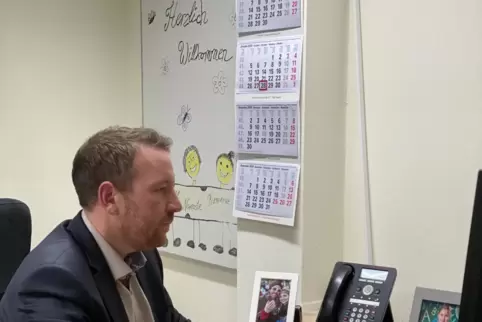  Mike Schönlaub am Arbeitsplatz. 