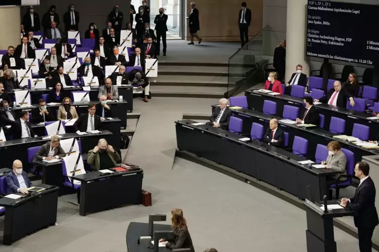 Auf das Stören des Parlamentsbetrieb abonniert: Die AfD-Fraktion hielt während der Rede von Gesundheitsminister Jens Spahn (CDU)