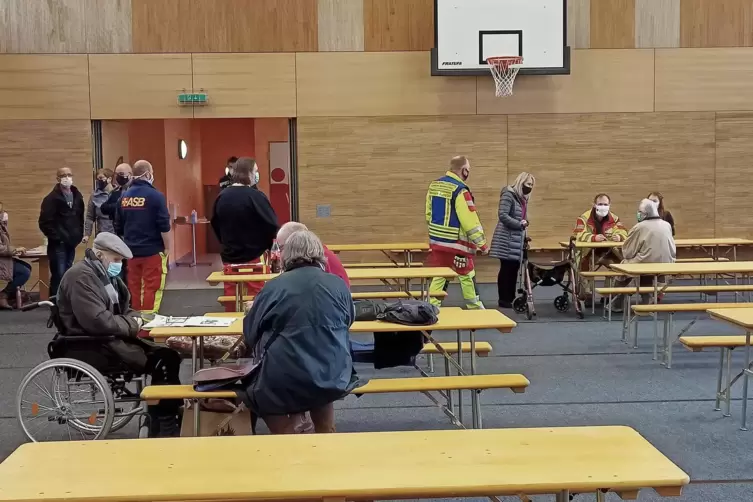 In der Notunterkunft in der Stambacher Turnhalle war recht wenig los. 